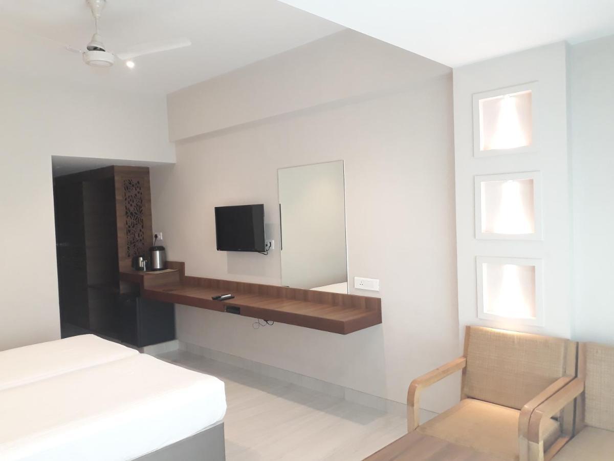 Lake View Resort Lonavala Εξωτερικό φωτογραφία